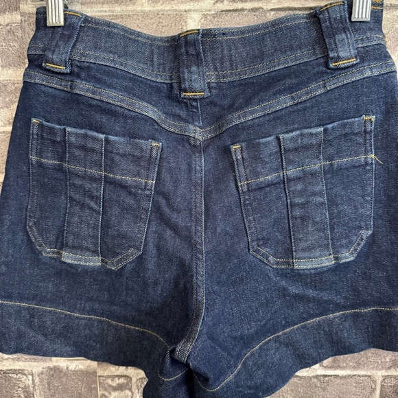 SPANX Denim Shorts Dark Wash Stretchy Pull‎ On pockets - Picture 7 of 10